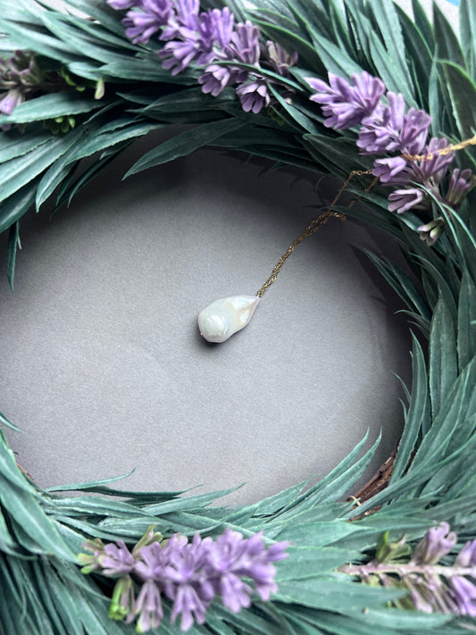 Minimalist Baroque Pearl Pendant Necklace